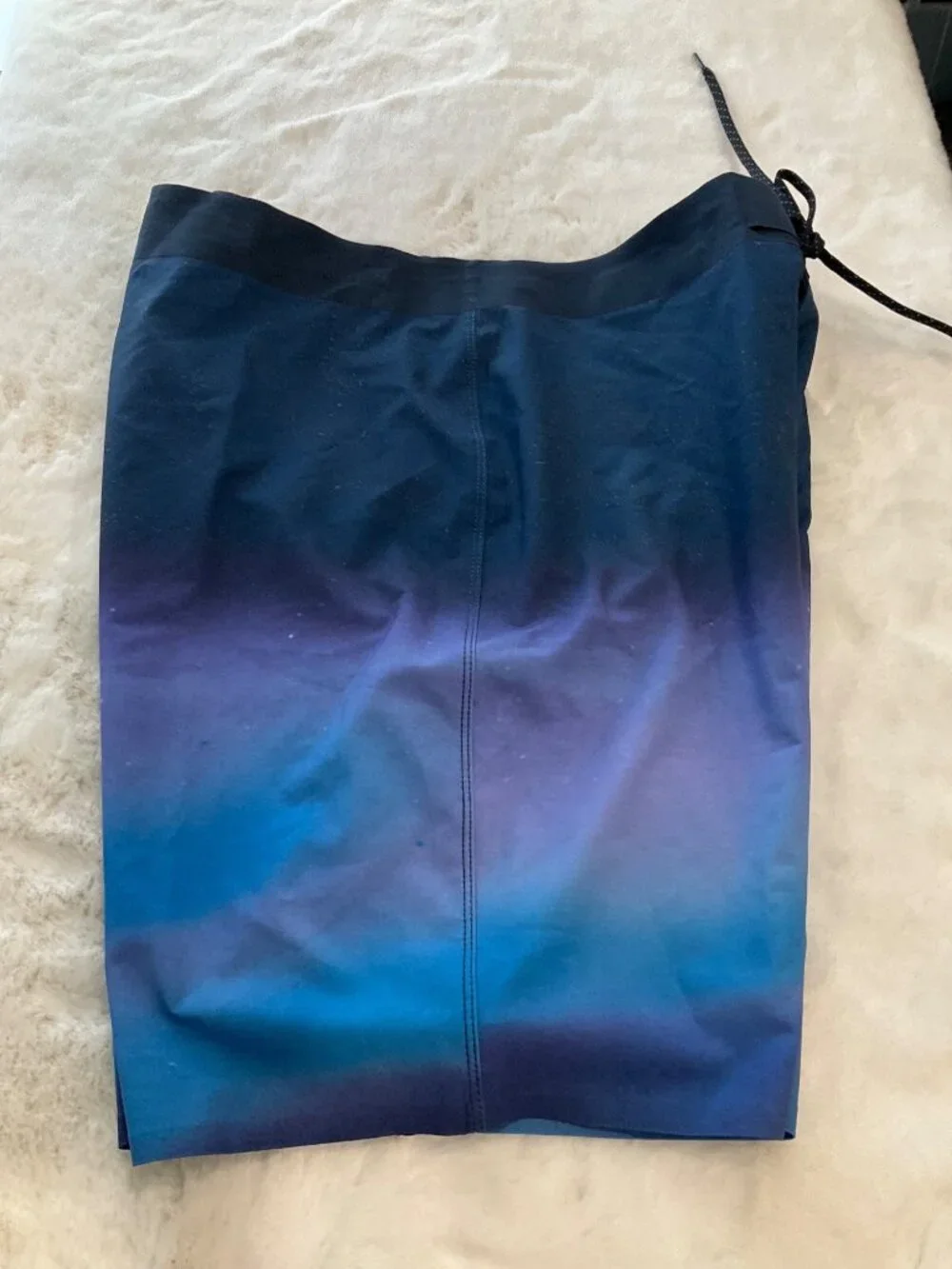 Hurley Phantom size 32 Board Shorts, Blue/Purple Ombre 18